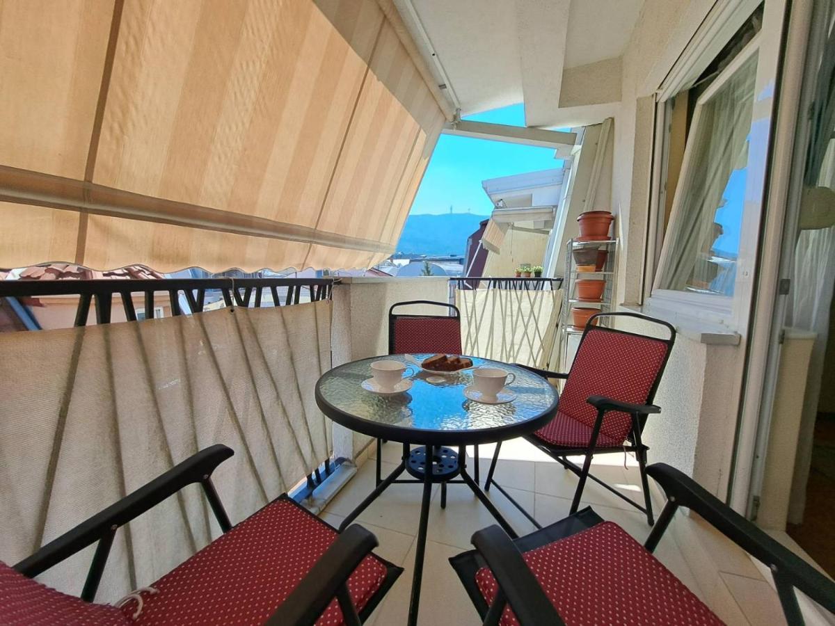 Bright Top Floor Apartment With Free Parking スコピエ エクステリア 写真