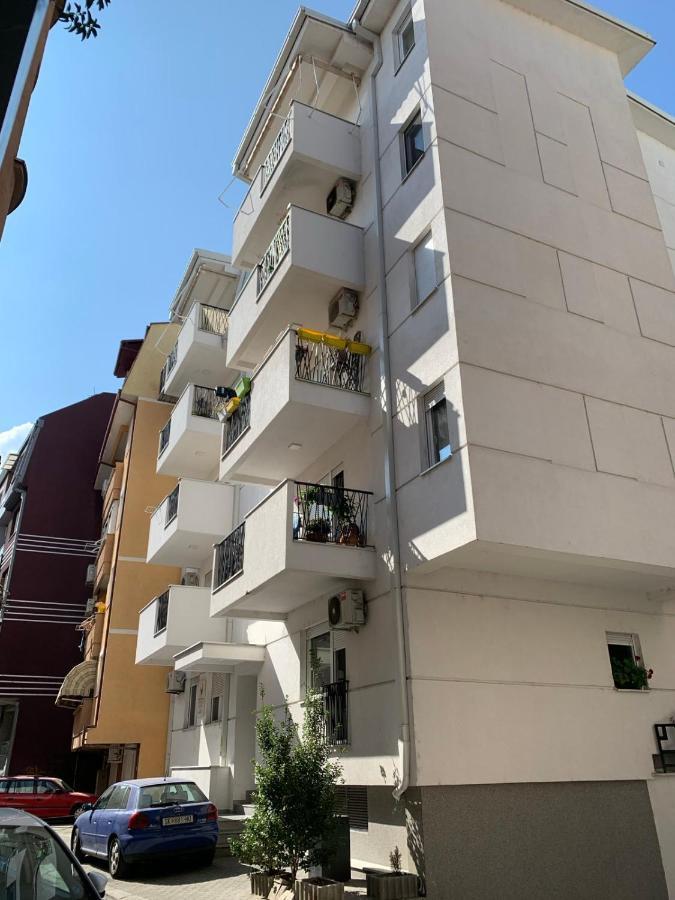 Bright Top Floor Apartment With Free Parking スコピエ エクステリア 写真