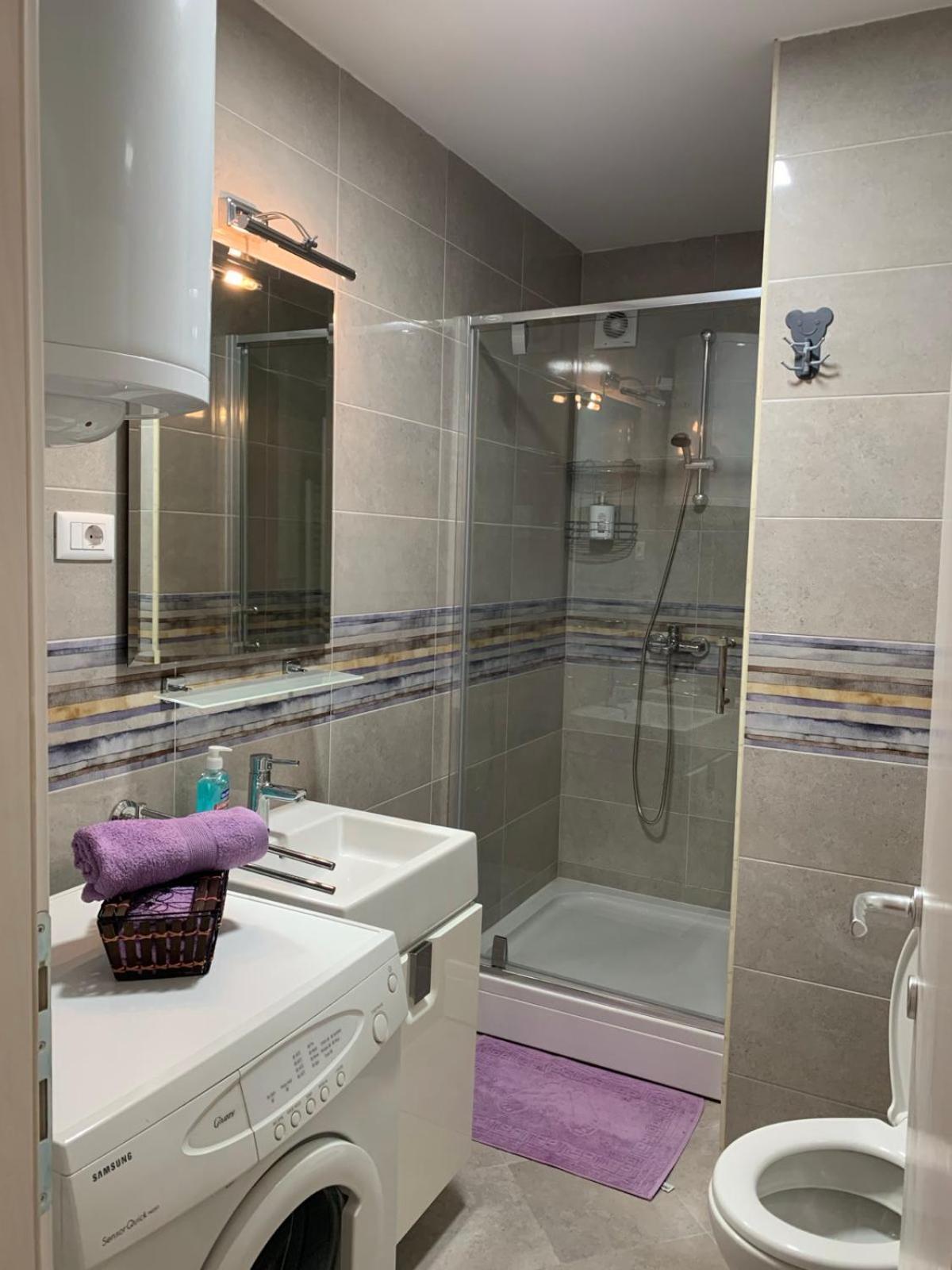 Bright Top Floor Apartment With Free Parking スコピエ エクステリア 写真
